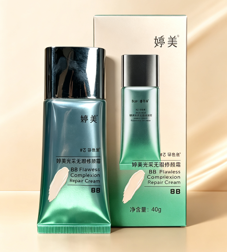 Flawless Glow BB Cream – Hydrating Skin Tint with Natural Coverage & Pore-Blurring Finish